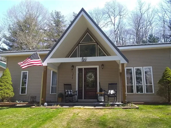 17618 Station Rd, Centerville, PA 16404