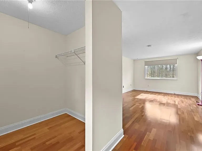 4608 Rosemear Ct — Photo 22