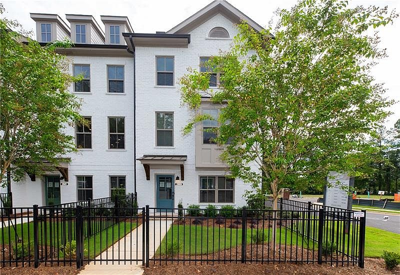1st image of 2885 Elmwood Dr SE