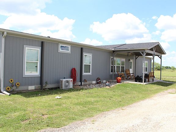 2nd image of 2077A Shawver Rd