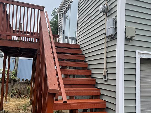 4th image of 1215 1/2 Evans Ave W