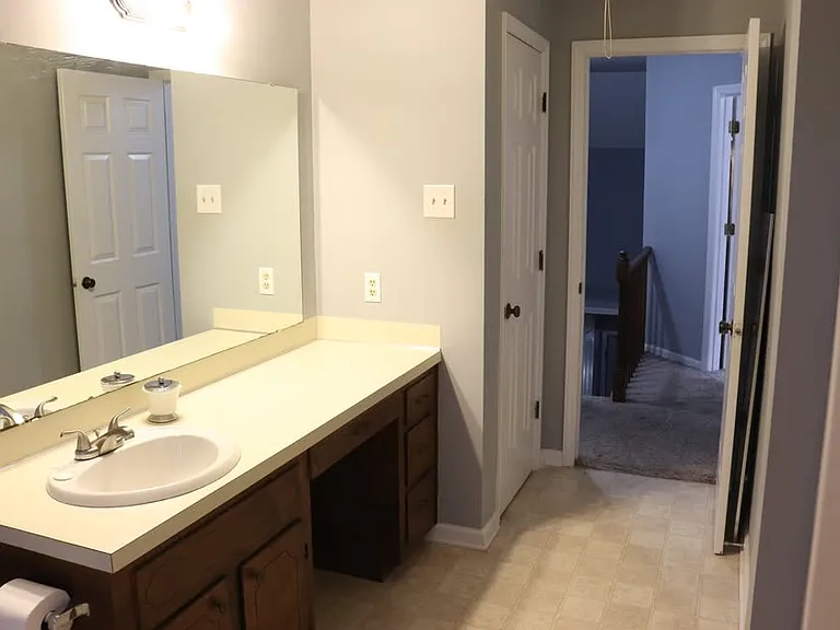 703 Milton Ave #703 — Photo 5