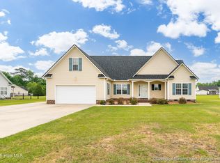 415 Tucker Rd, Grimesland, NC 27837
