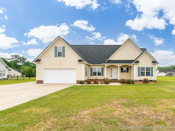 415 Tucker Road, Grimesland, NC 27837