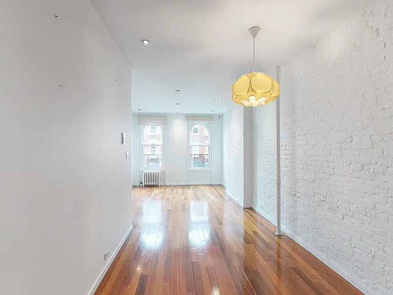 23 King St #8 — Photo 1