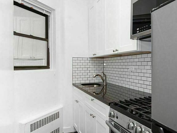 3rd image of 102 E 31st St APT 5B