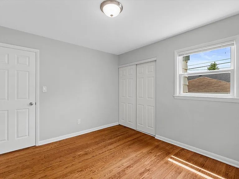 7029 W Hampton Ave — Photo 9