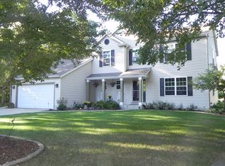 S79W17732 Scenic Dr, Muskego, WI 53150