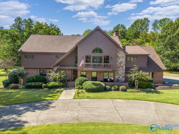 355 Forrest Hills Dr, Brownsboro, AL 35741