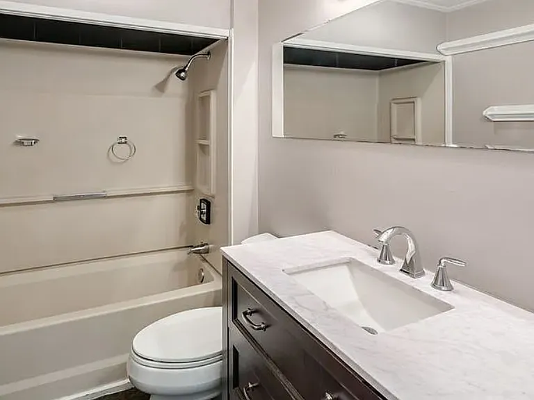 2553 Salmon St — Photo 6