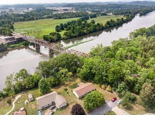 2200 Kings Bay Dr, Kingsport, TN 37660