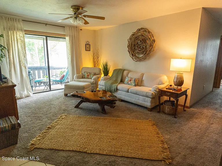 605 Saint Albans Ct #18H — Photo 6