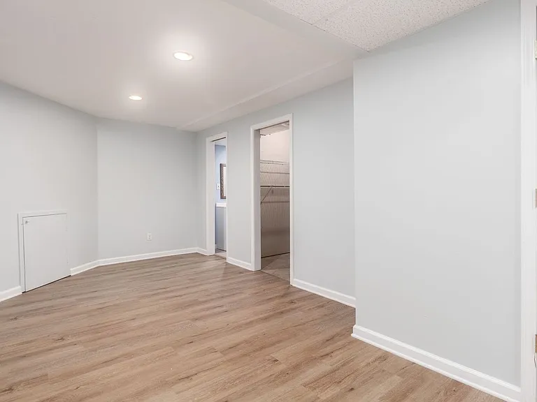 8577 Portwood Ln — Photo 32