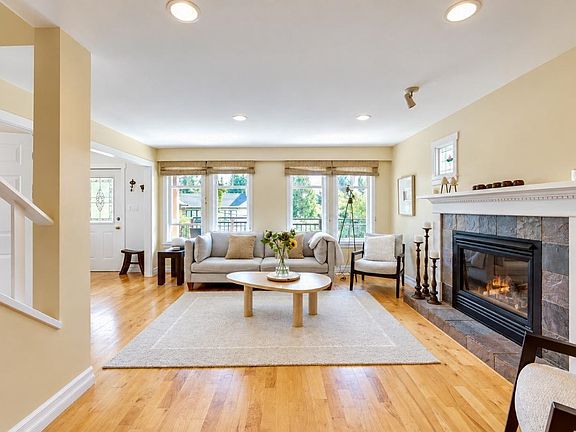 5th image of 272 Osborne Rd E