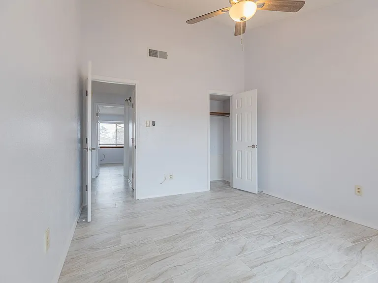 762 Stafford Ct — Photo 23