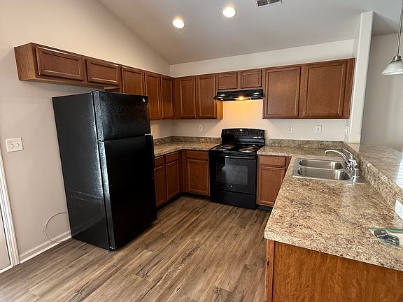 2nd image of 244 Old Woolen Mill Ln