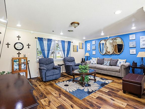 4th image of 3410 Autumn Ln