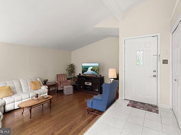 3rd image of 11400 Cloverhill Dr