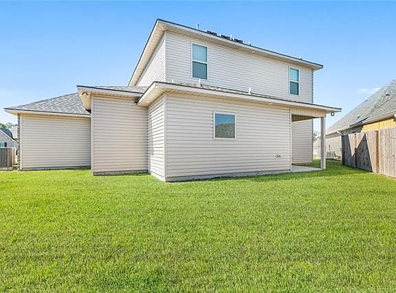 3rd image of 588 Claiborne Trails Dr