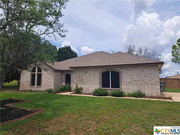 120 Meadow Lake Ln, Kempner, TX 76539