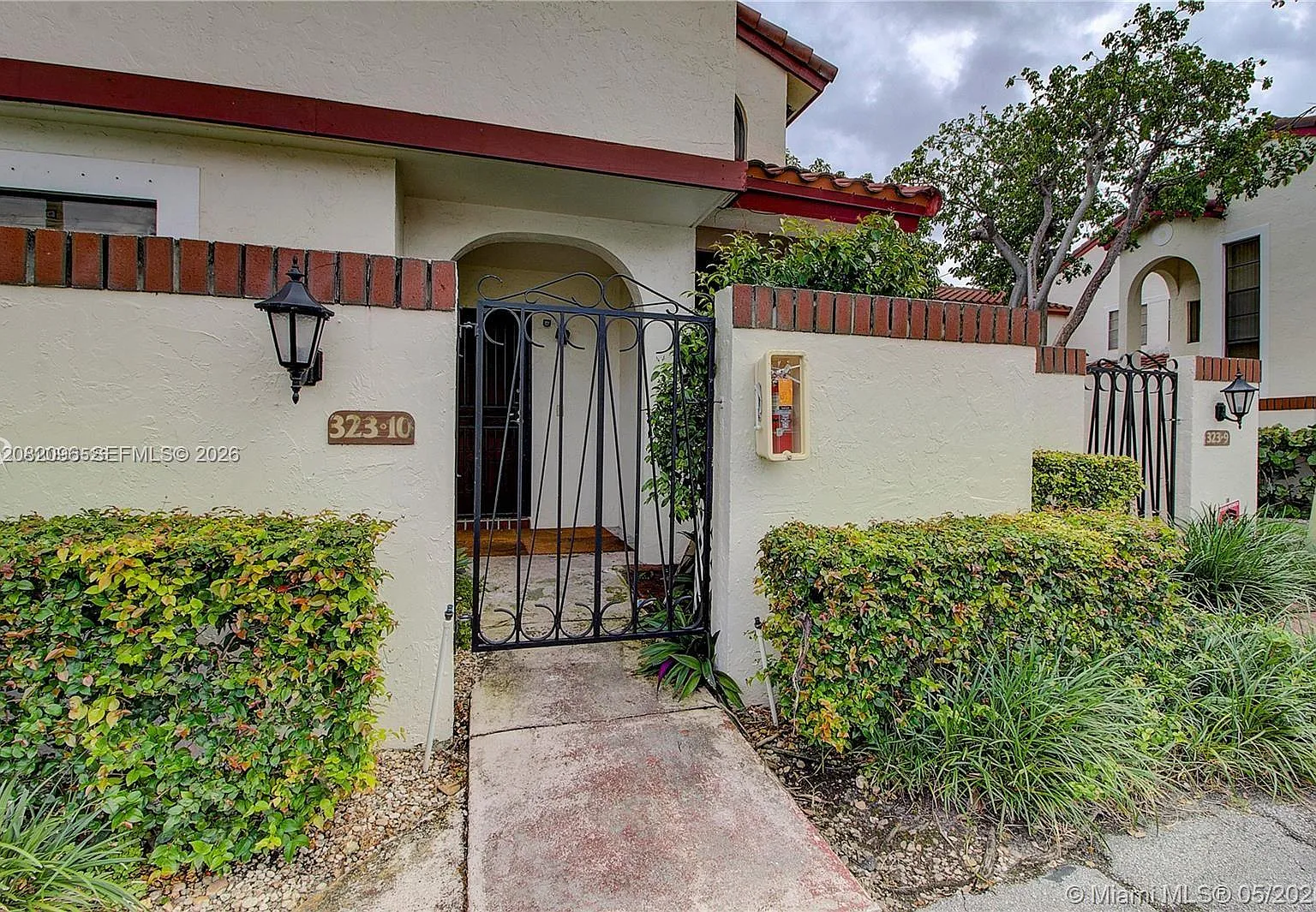 Condo B At Mediterranea P — Photo 3