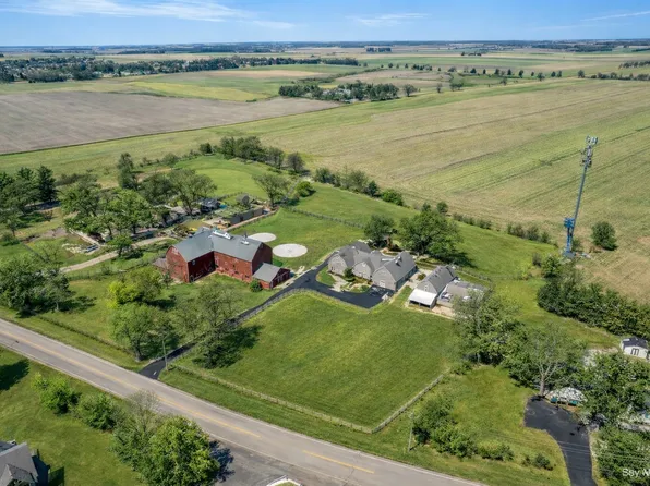 42W534 Empire Rd, St Charles, IL 60175