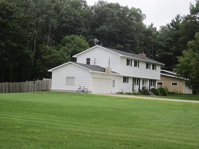 2nd image of 2340 Lincoln St