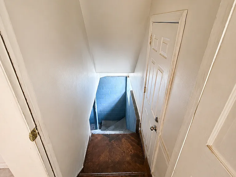Greenlawn St — Photo 4