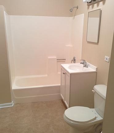 2nd image of 3350 W Evergreen Ave #6