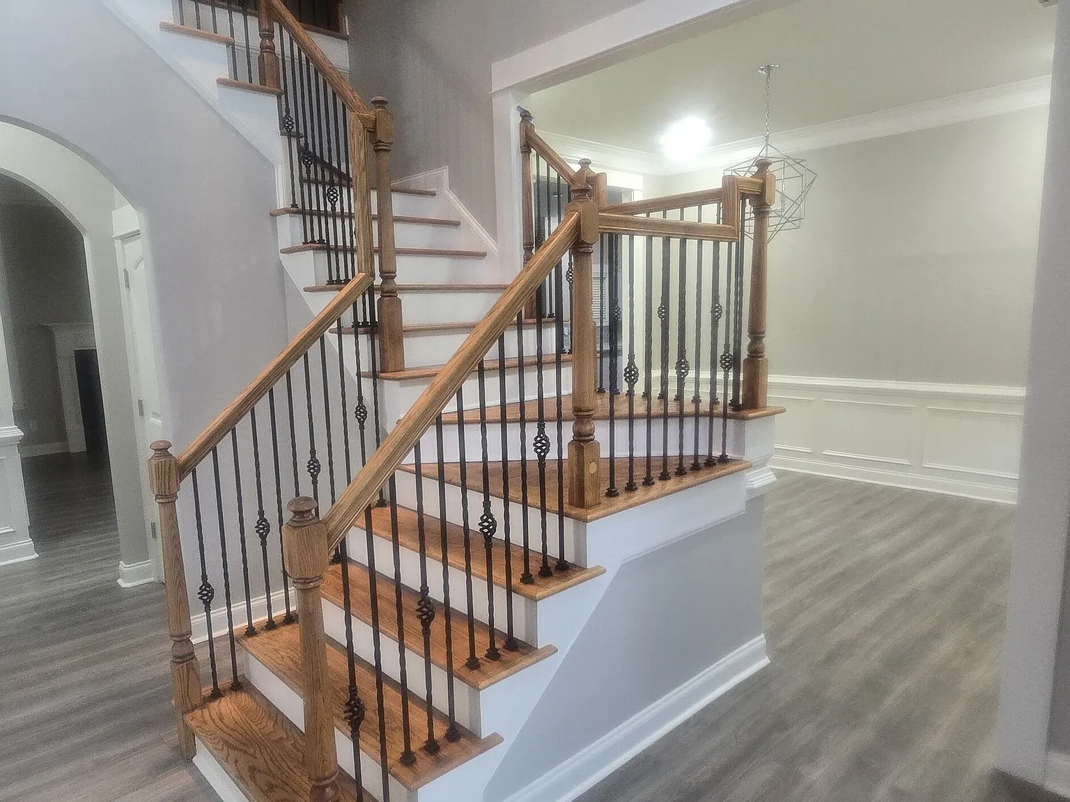 5 bed, 4.0 bath, 3335 sqft, $3,050 — Photo 2