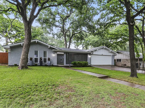 824 Wheelwood Dr, Hurst, TX 76053