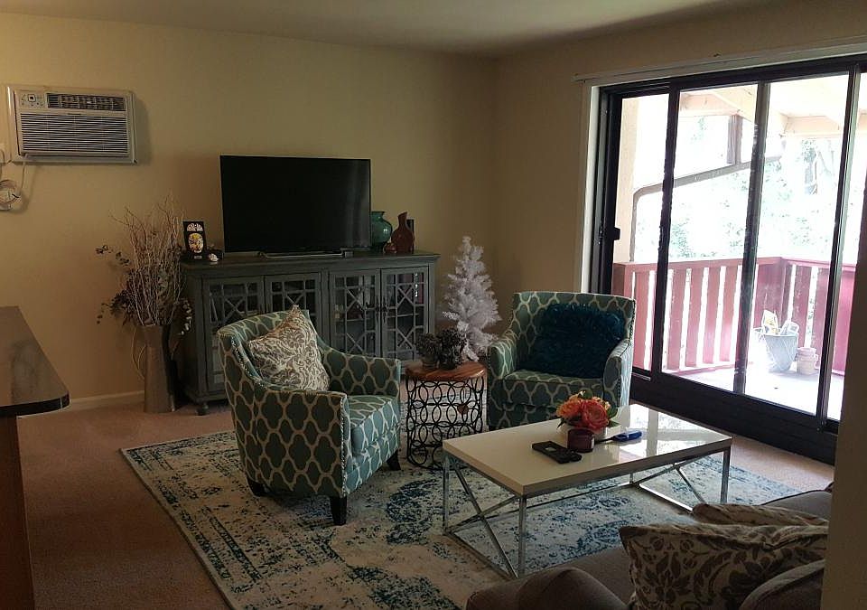 2nd image of 120 Melissa Ln