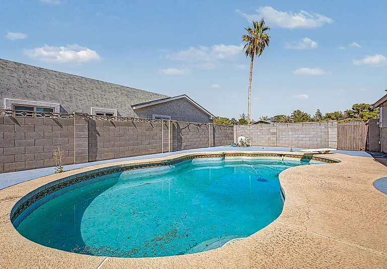 13608 N 41st Pl — Photo 3
