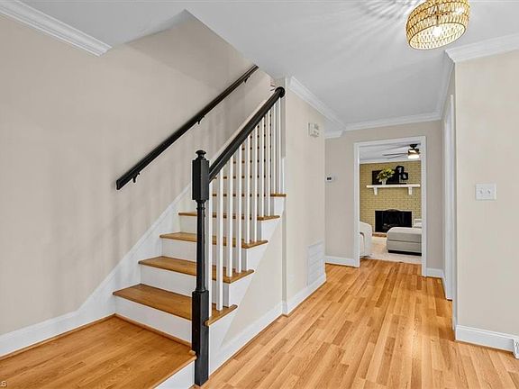 3rd image of 204 Royal Rd