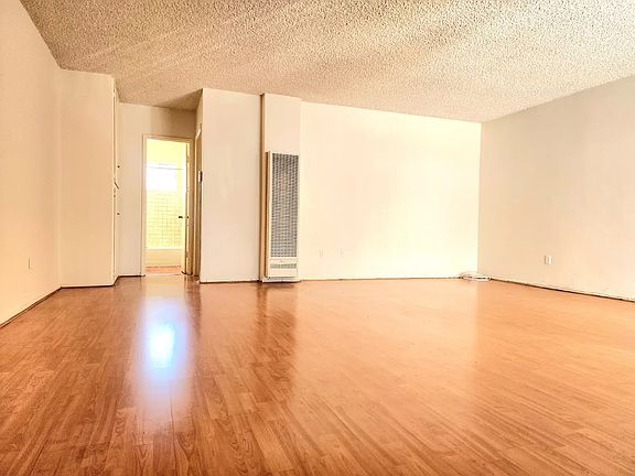 3rd image of 3055 Foothill Blvd APT 9