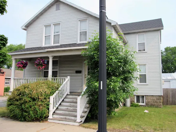 446 10th Ave, Menominee, MI 49858
