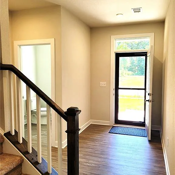 217 Victory Pl — Photo 3
