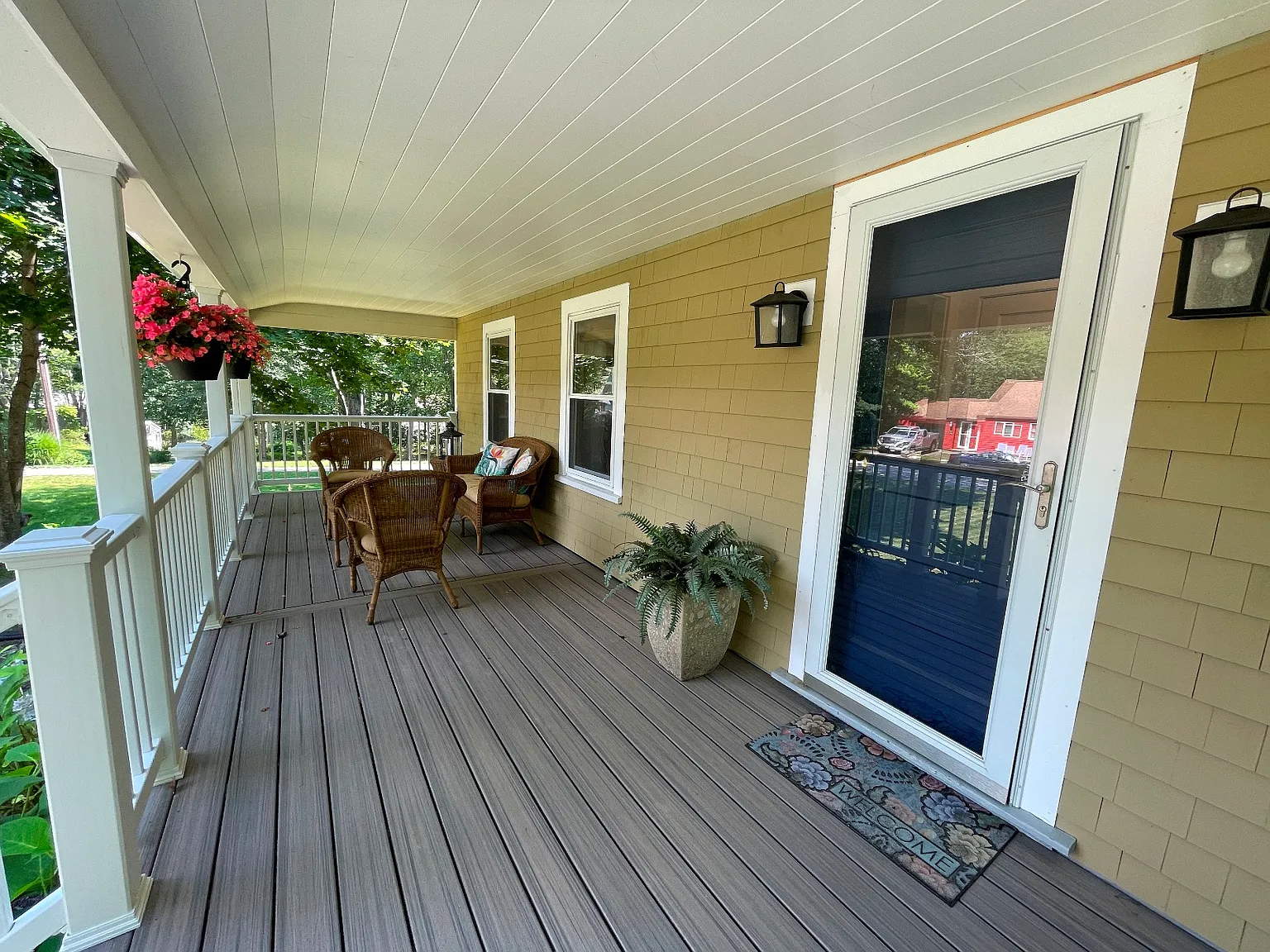 3 bed, 1976 sqft, $2,500 — Photo 4