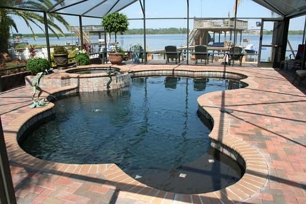 1st image of 455 Edgewater Dr