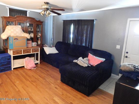 5th image of 985 Exeter Ave