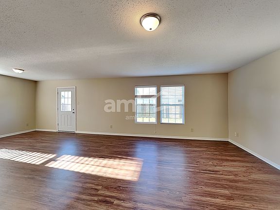 5th image of 1361 Redwood Dr