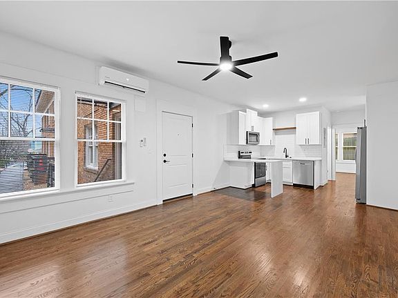 4th image of 405 4th St NE APT 9