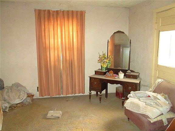 4th image of 5930 E Yandell Dr