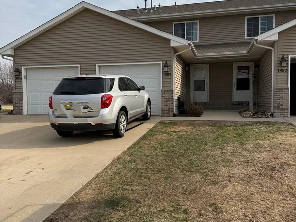 1854 Wrigley St, Ely, IA 52227