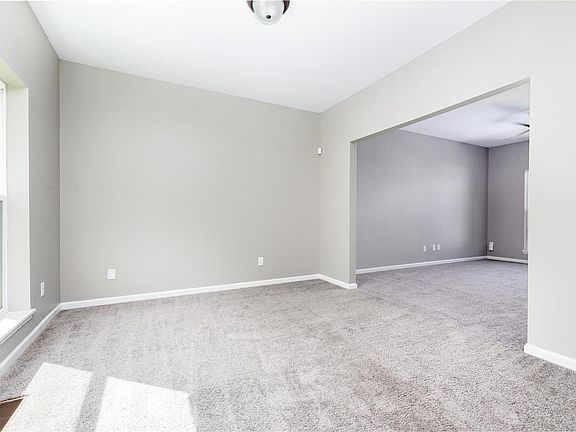 4th image of 3323 Eads Ave