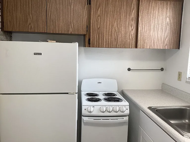 511 Hillcrest St #2 — Photo 4