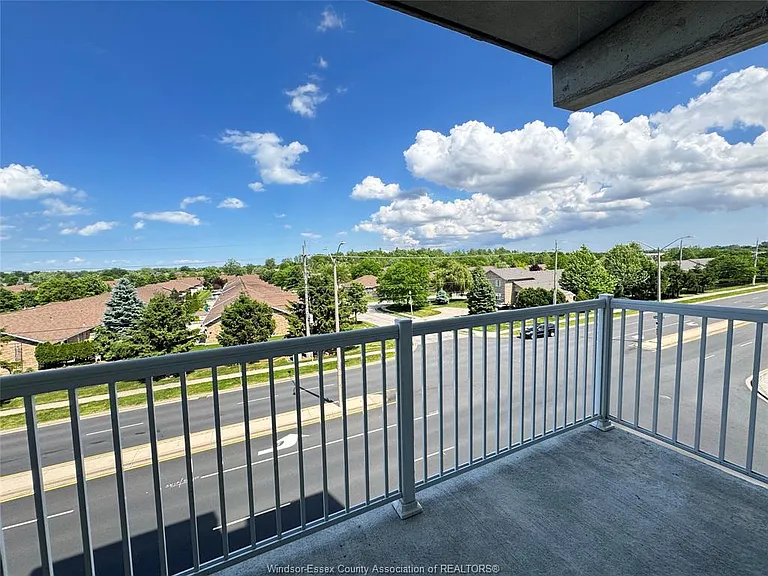 1675 Banwell Rd #406 — Photo 19