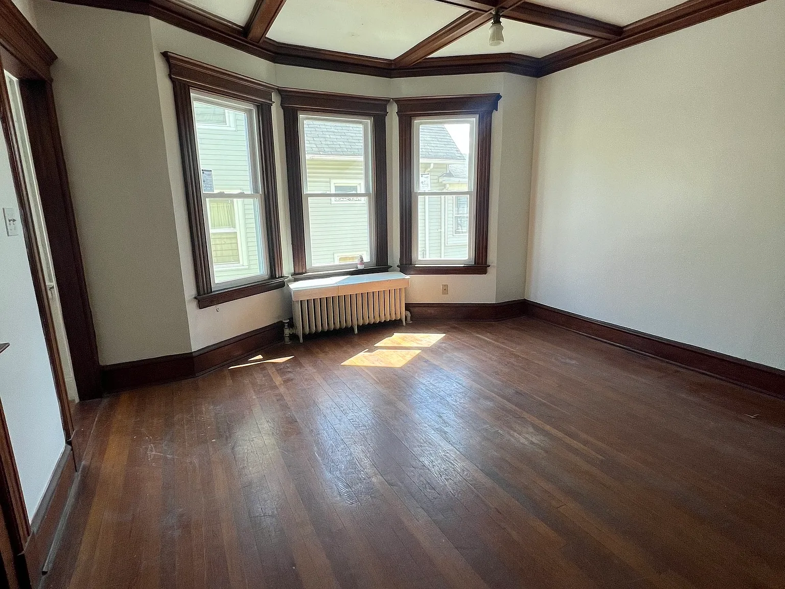 2 bed, 1.0 bath, 1928 sqft, $1,900 — Photo 4