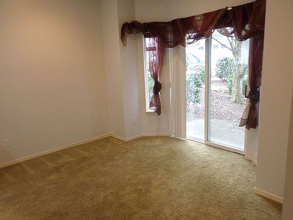 5th image of 18012 NE 94th Ct #2