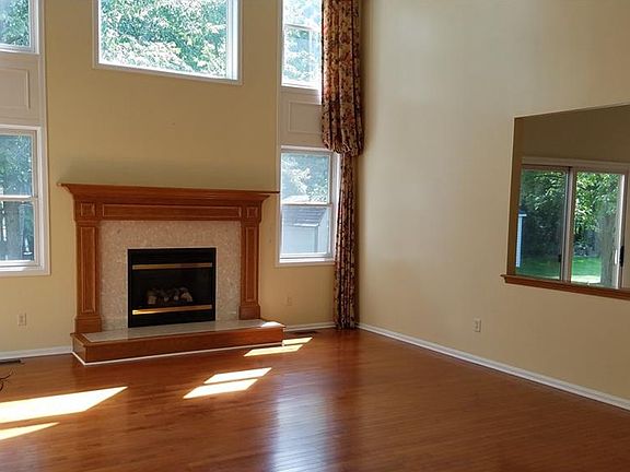 2nd image of 16283 Falmouth Dr